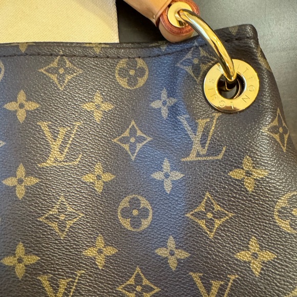 Authentic Louis Vuitton Artsy MM - Picture 15 of 15